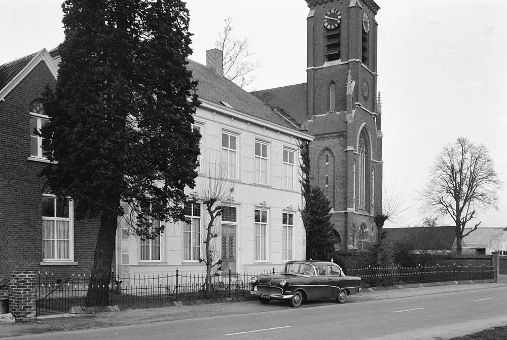 Westerhoven: Dorpsstraat 24, aanzicht - Westerhoven - 20254330 - RCE